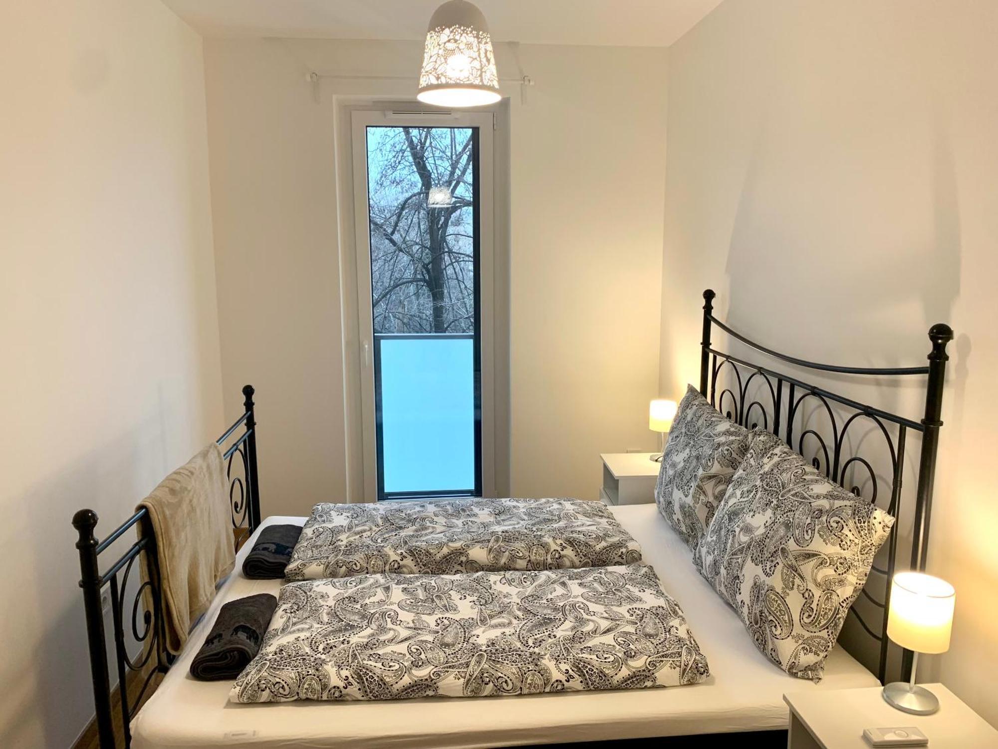 Westside Residence Apartment - Modern & Peaceful - Free Garage! Будапеща Екстериор снимка